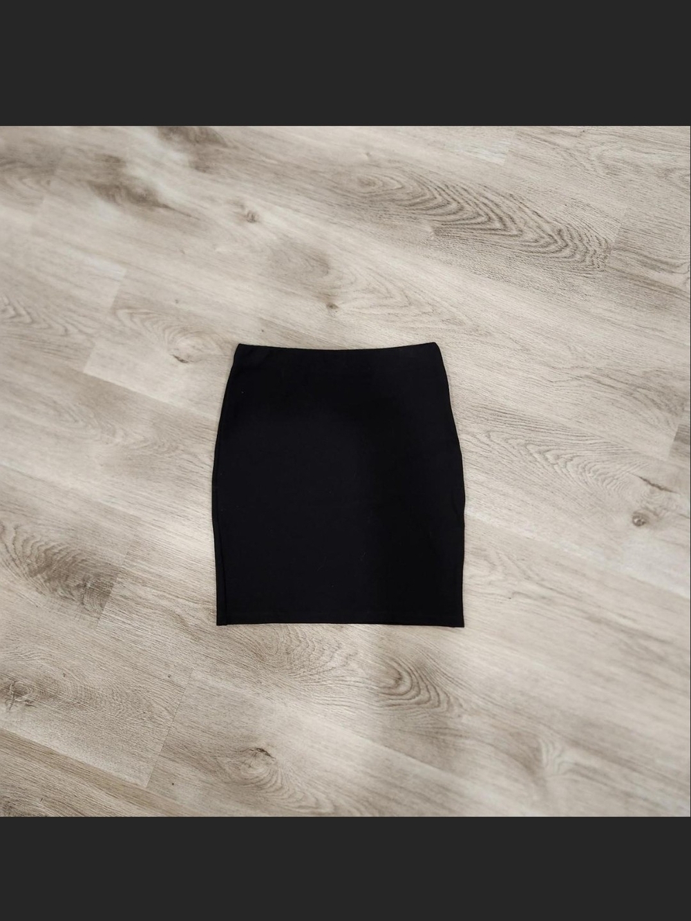 le chateau Black Stretch Pencil Skirt